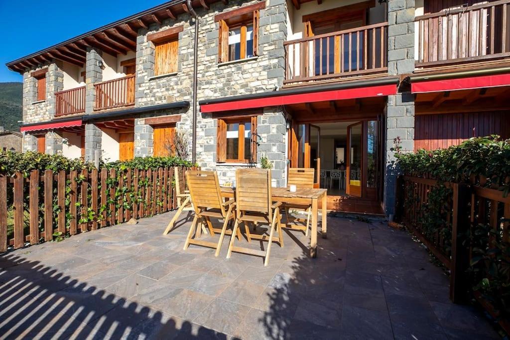 Casa Nieves Apartment Villanua Ngoại thất bức ảnh